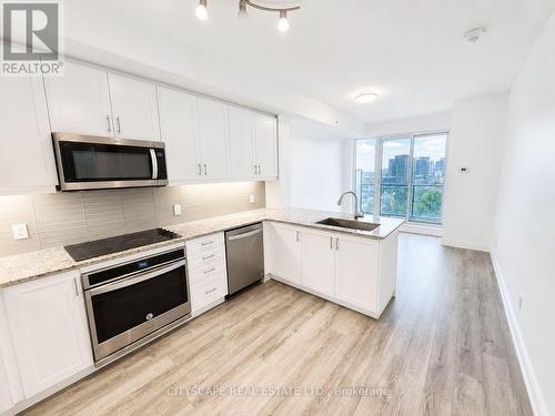 Open Concept - 1003 - 9618 Yonge Street, Richmond Hill, ON - Indoor Photo Showing Kitchen With Upgraded Kitchen