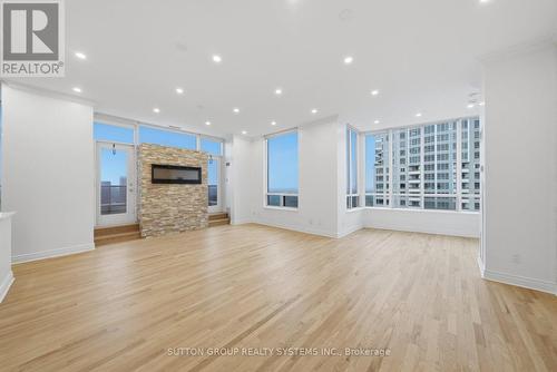 Uph 03 - 8 Rean Drive, Toronto, ON - Indoor Photo Showing Living Room