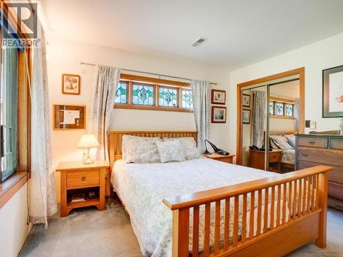 10440 Kelly Creek Road, Powell River, BC - Indoor Photo Showing Bedroom