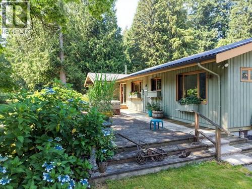 10440 Kelly Creek Road, Powell River, BC - Outdoor With Deck Patio Veranda