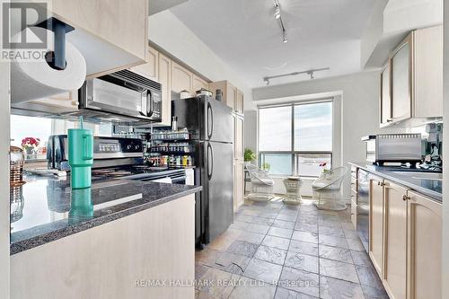 1516 - 410 Queens Quay W, Toronto, ON - Indoor Photo Showing Kitchen