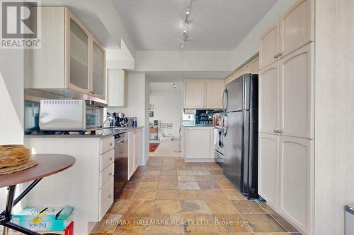 1516 - 410 Queens Quay W, Toronto, ON - Indoor Photo Showing Kitchen