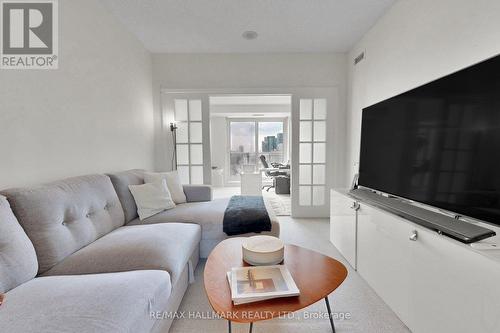 1516 - 410 Queens Quay W, Toronto, ON - Indoor Photo Showing Living Room