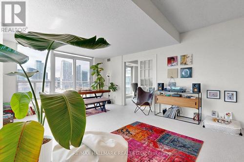 1516 - 410 Queens Quay W, Toronto, ON - Indoor