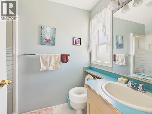 14 Poplar Court, Osoyoos, BC - Indoor Photo Showing Bathroom