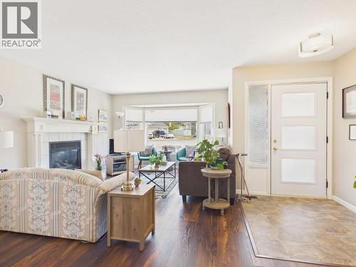 14 Poplar Court, Osoyoos, BC - Indoor Photo Showing Living Room With Fireplace