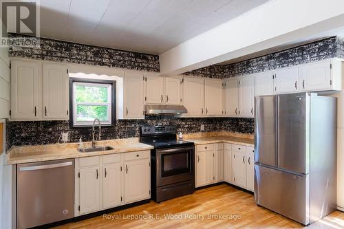 311 Talbot Street E, Aylmer, ON - Indoor Photo Showing Kitchen