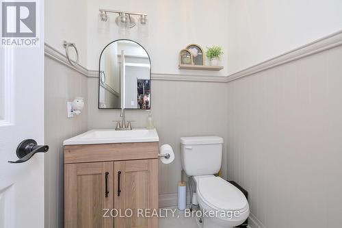 1077 Anna Maria Avenue, Innisfil, ON - Indoor Photo Showing Bathroom