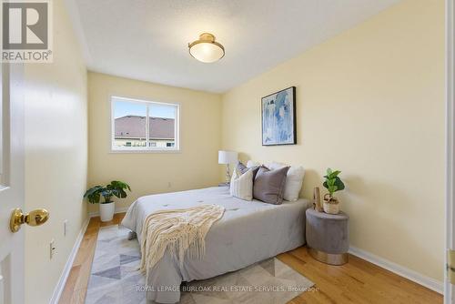 4425 Peter Drive, Burlington, ON - Indoor Photo Showing Bedroom