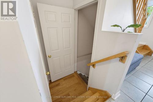 4425 Peter Drive, Burlington, ON - Indoor Photo Showing Other Room