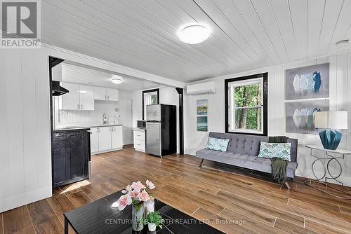 1100 Hewitt Street, Gravenhurst, ON - Indoor