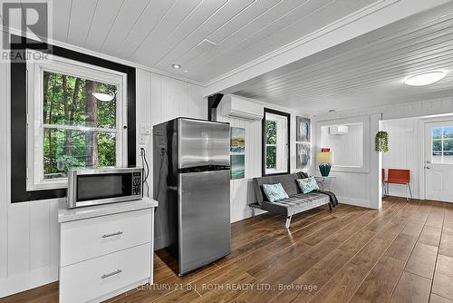 1100 Hewitt Street, Gravenhurst, ON - Indoor