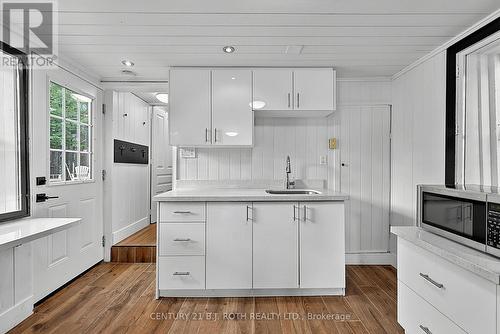 1100 Hewitt Street, Gravenhurst, ON - Indoor Photo Showing Kitchen