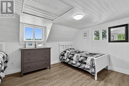 1100 Hewitt Street, Gravenhurst, ON - Indoor Photo Showing Bedroom