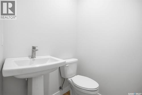 145 Emma Crescent, Martensville, SK - Indoor Photo Showing Bathroom