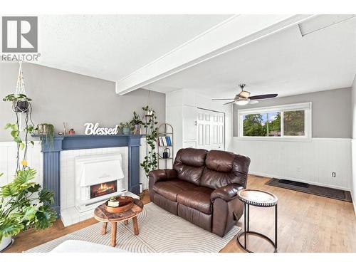 364 Collingwood Drive, Kamloops, BC - Indoor Photo Showing Living Room With Fireplace