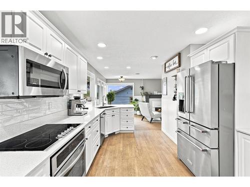 364 Collingwood Drive, Kamloops, BC - Indoor Photo Showing Kitchen With Upgraded Kitchen