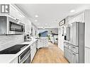 364 Collingwood Drive, Kamloops, BC  - Indoor Photo Showing Kitchen With Upgraded Kitchen 