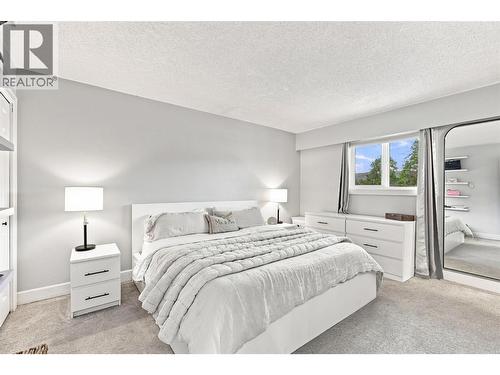 364 Collingwood Drive, Kamloops, BC - Indoor Photo Showing Bedroom