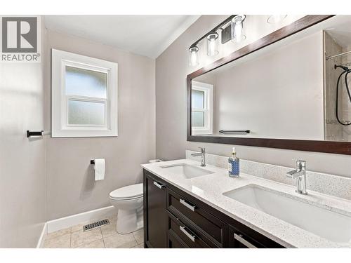 364 Collingwood Drive, Kamloops, BC - Indoor Photo Showing Bathroom