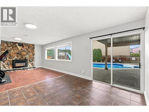 364 Collingwood Drive, Kamloops, BC - Indoor With Fireplace