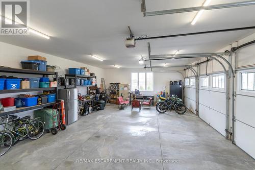 6 Macneil Court, Brantford, ON - Indoor Photo Showing Garage