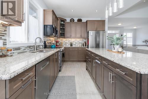 6 Macneil Court, Brantford, ON - Indoor Photo Showing Kitchen With Double Sink With Upgraded Kitchen