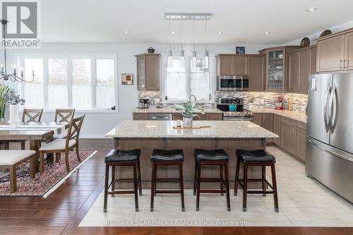 6 Macneil Court, Brantford, ON - Indoor