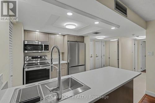 303 - 30 Charlevoix Street, Ottawa, ON - Indoor Photo Showing Kitchen
