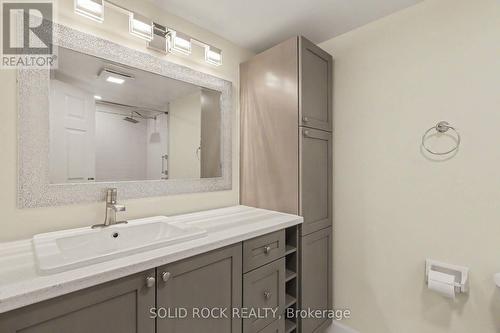 303 - 30 Charlevoix Street, Ottawa, ON - Indoor Photo Showing Bathroom