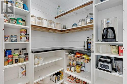 142 Deer Ridge Drive, Kitchener, ON - Indoor With Storage