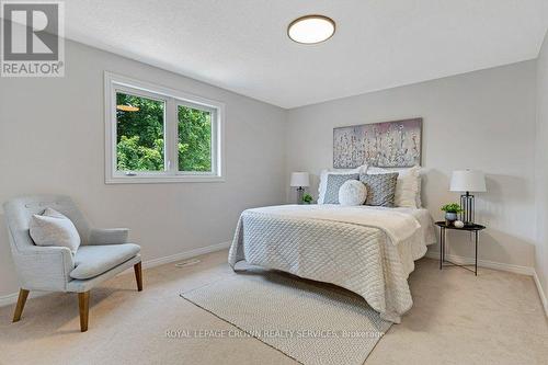 142 Deer Ridge Drive, Kitchener, ON - Indoor Photo Showing Bedroom