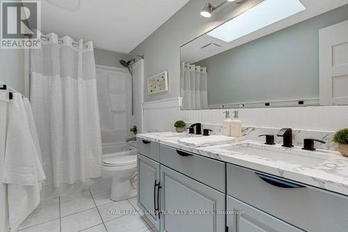 142 Deer Ridge Drive, Kitchener, ON - Indoor Photo Showing Bathroom