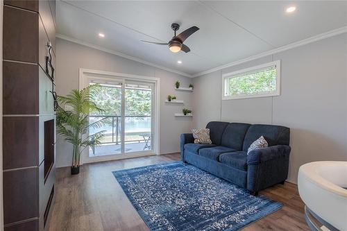 110 37116 37N Road, Ste Anne Rm, MB - Indoor Photo Showing Other Room