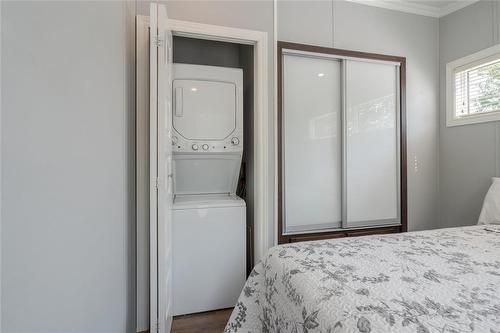 110 37116 37N Road, Ste Anne Rm, MB - Indoor Photo Showing Bedroom