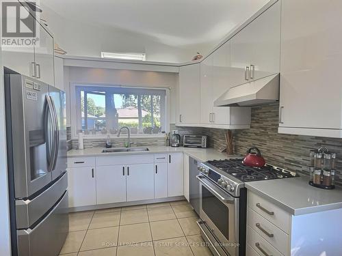 33 Blue Forest Drive, Toronto, ON - Indoor Photo Showing Kitchen With Upgraded Kitchen