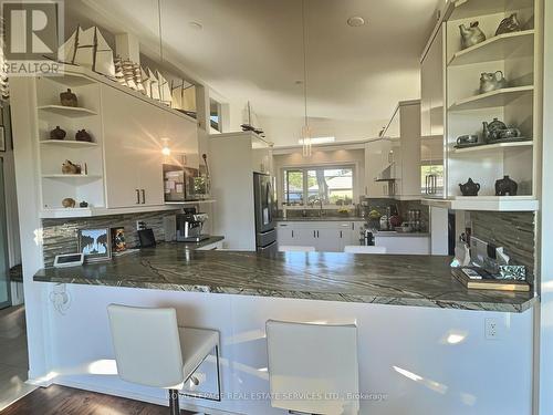 33 Blue Forest Drive, Toronto, ON - Indoor Photo Showing Kitchen