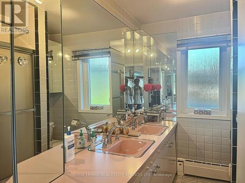 33 Blue Forest Drive, Toronto, ON - Indoor Photo Showing Bathroom