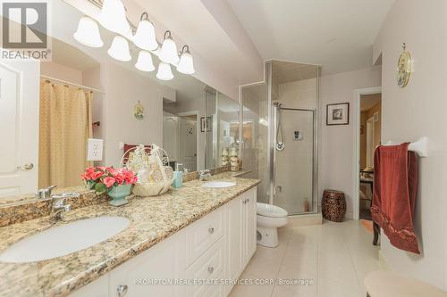 25 Routliffe Lane, Toronto, ON - Indoor Photo Showing Bathroom