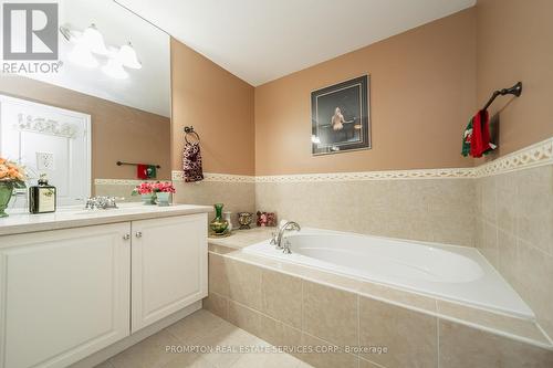 25 Routliffe Lane, Toronto, ON - Indoor Photo Showing Bathroom