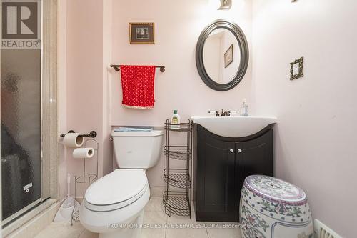 25 Routliffe Lane, Toronto, ON - Indoor Photo Showing Bathroom