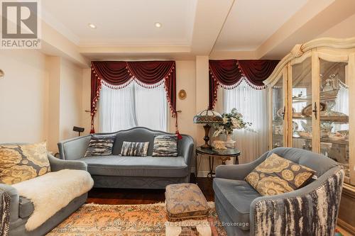25 Routliffe Lane, Toronto, ON - Indoor Photo Showing Living Room