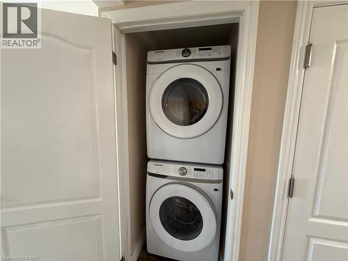 Image quality insufficient for description - 11 Hackberry Street Unit# 1, Kitchener, ON - Indoor Photo Showing Laundry Room