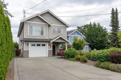 924 Snowdrop Ave Saanich, BC V8Z 2N4