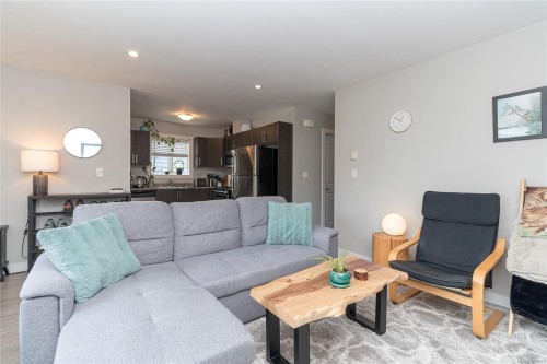 924 Snowdrop Ave, Saanich, BC 