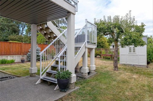 924 Snowdrop Ave, Saanich, BC 