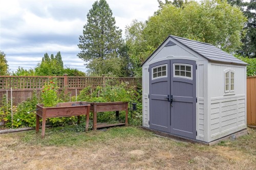 924 Snowdrop Ave, Saanich, BC 