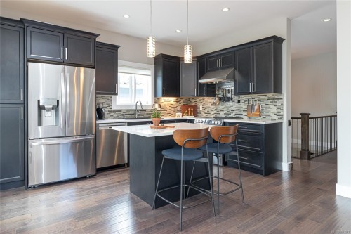 924 Snowdrop Ave, Saanich, BC 
