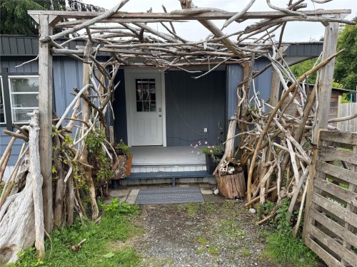 6015 Hunt St, Port Hardy, BC 