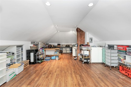 384 Burnside Rd East, Victoria, BC 